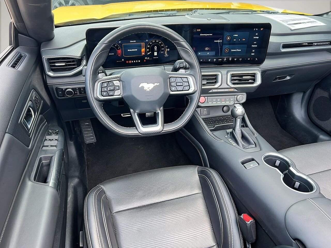 2024 Ford Mustang Yellow Québec - photo #16