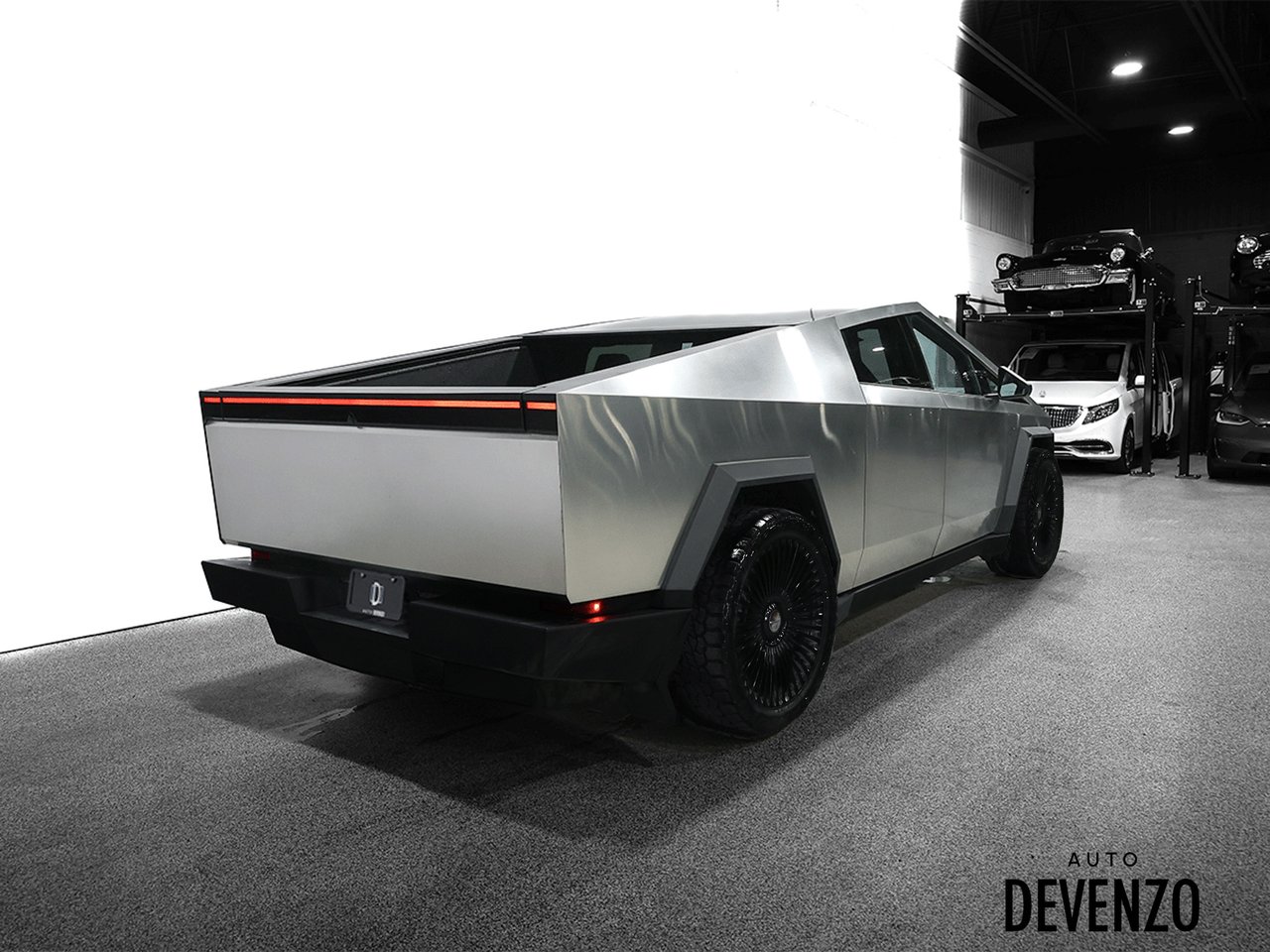 Tesla Cybertruck 2025 Argent Saint-Eustache - photo #2