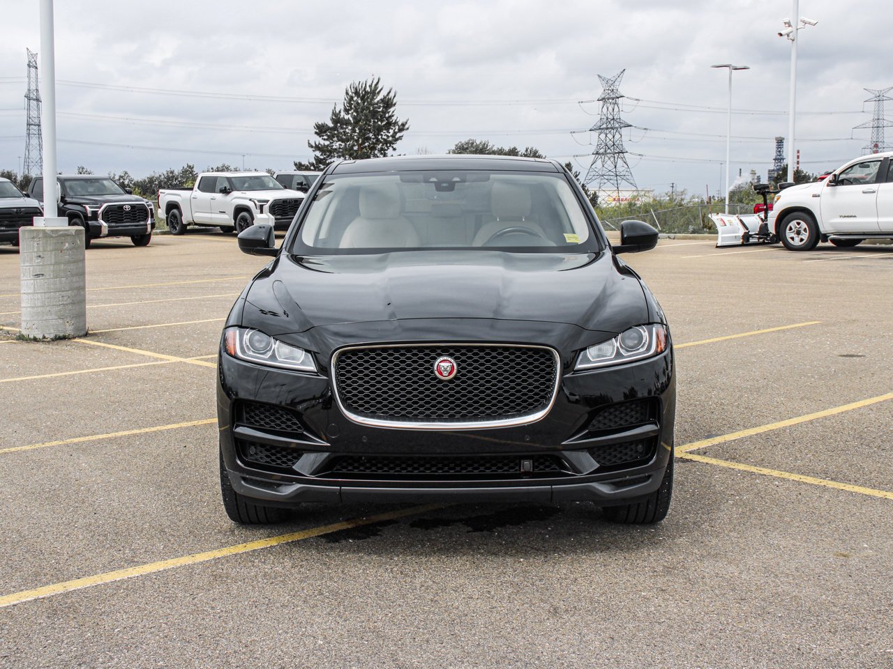 2020 Jaguar F-PACE 25t AWD Premium Black Sherwood Park - photo #2