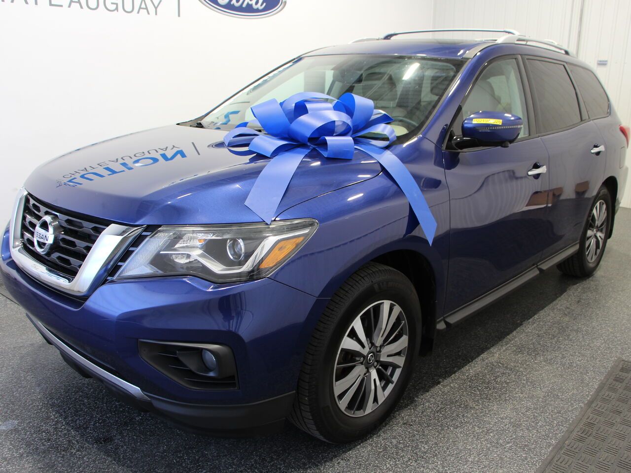 Blue 2017 Nissan Pathfinder SUV / Crossover Four-Wheel Drive Automatic