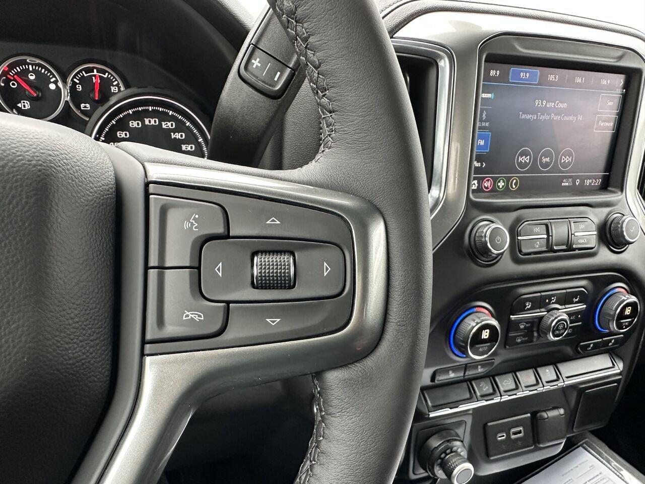 2022 CHEVROLET SILVERADO LTD K1500 LT TR LT Trail Boss cabine multiplace 4RM 147 po White Gatineau - photo #7