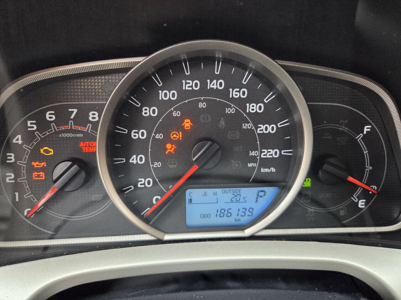 Toyota RAV4 2015 Argent Amos - photo #17