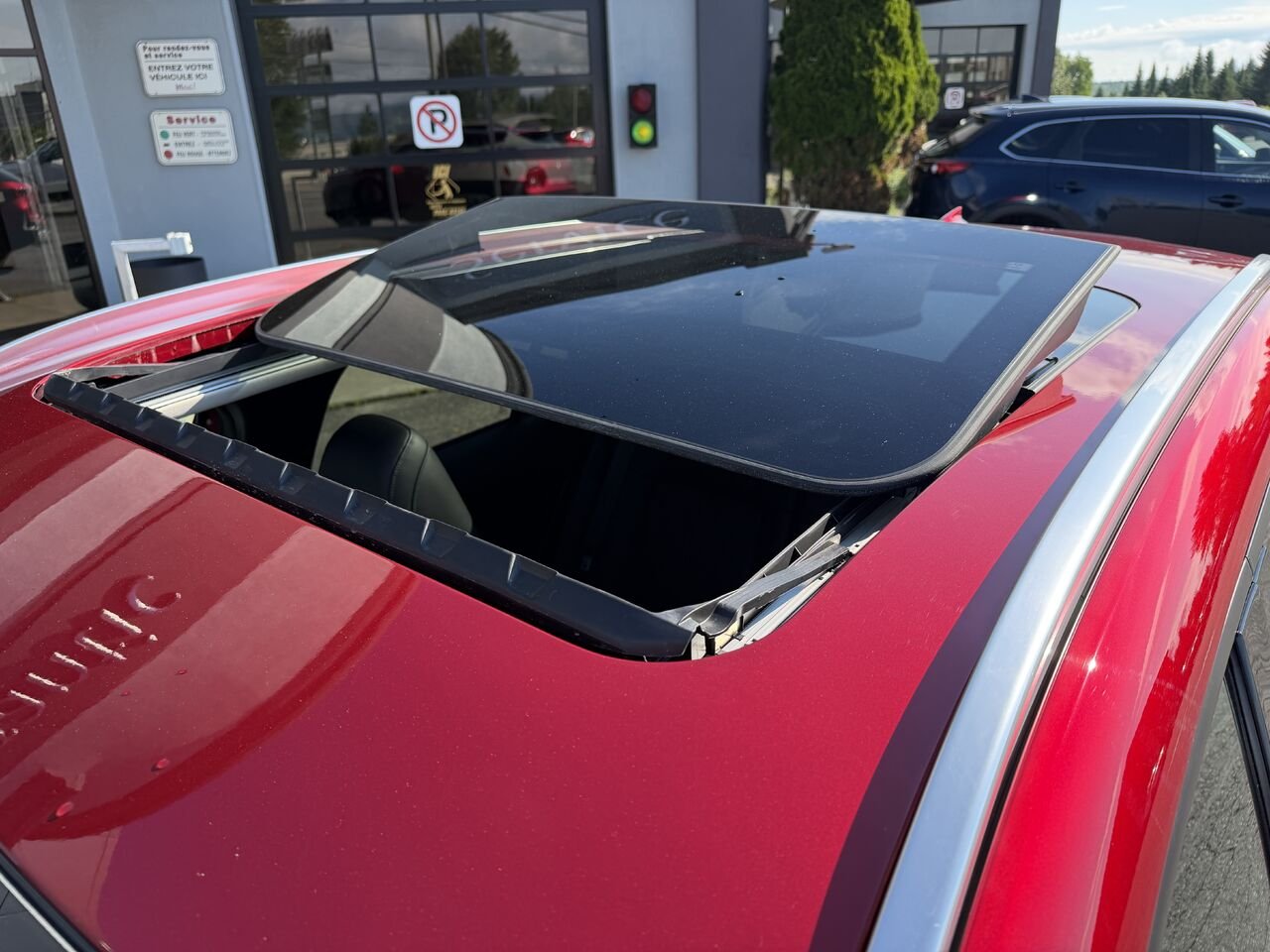 2023 Mazda CX-50 Red Lac Mégantic - photo #9