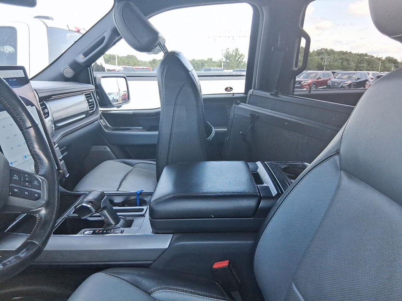 2022 Ford F-150 Lightning LARIAT SuperCrew 4RM LONG RANGE Black Québec - photo #2
