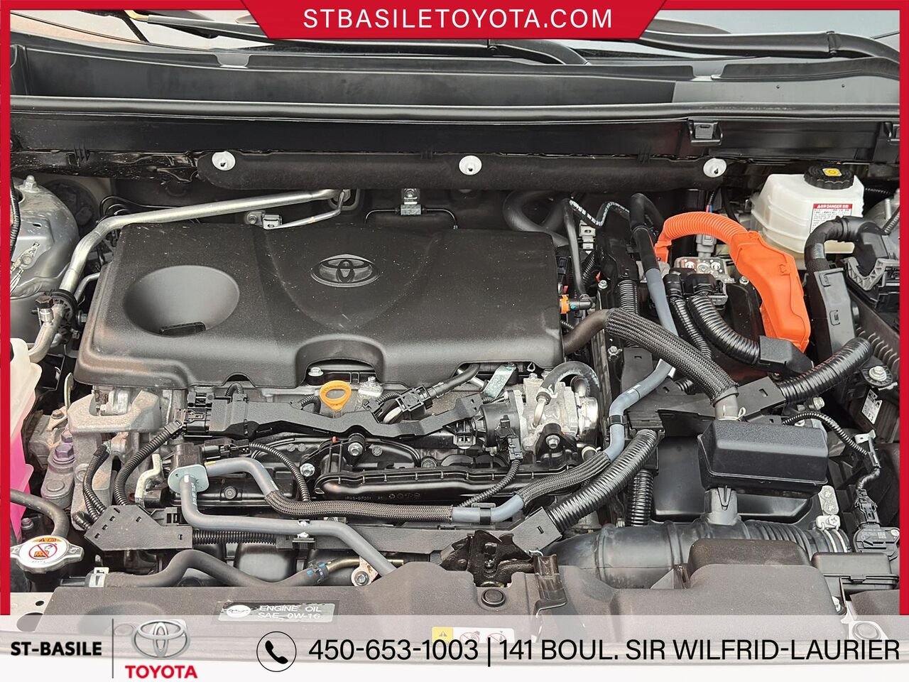 TOYOTA RAV4 Hybride 2023 Ciel argent métallisé avec toit noir Saint-Basile-le-Grand - photo #10