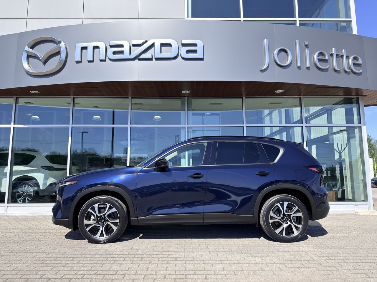 2026 MAZDA CX-5 Navy Blue Mica Notre-Dame-des-Prairies - photo #6
