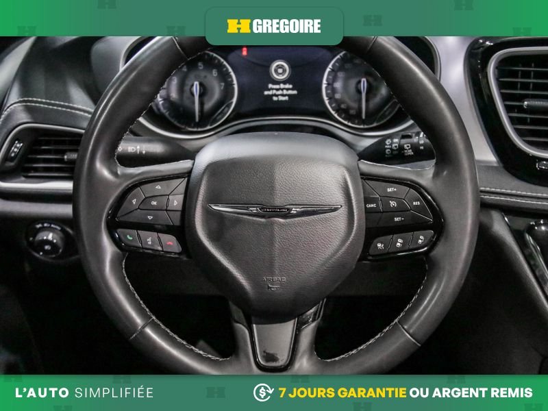2022 Chrysler Pacifica Grey Saint-Eustache - photo #15