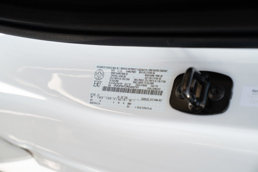 2024 Ford Super Duty F-550 DRW XLT 4WD Reg Cab 169" WB 84" CA White Kirkland - photo #4