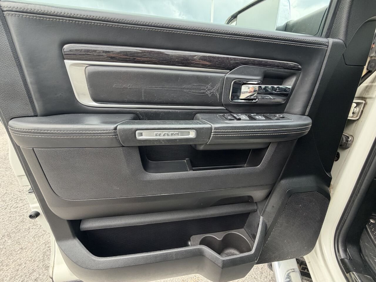 2018 Ram 1500 *DIESEL* LIMITED CREW CAB White Laval - photo #26