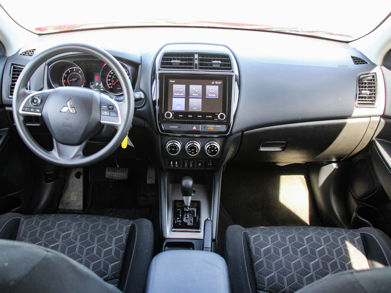2024 Mitsubishi RVR ES AWC Red Sherwood Park - photo #27