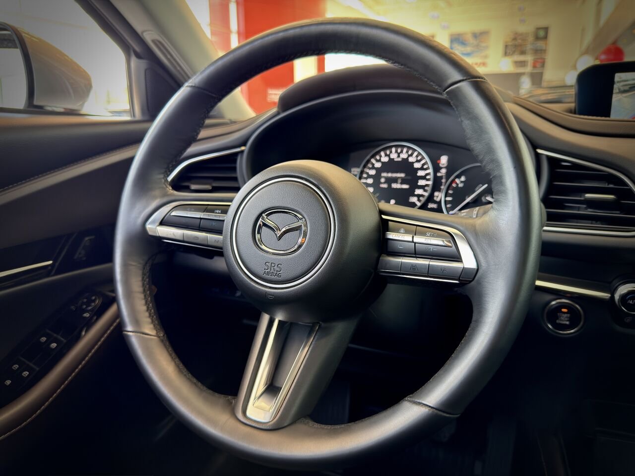 2023 Mazda CX-30 Silver Notre-Dame-des-Prairies - photo #23