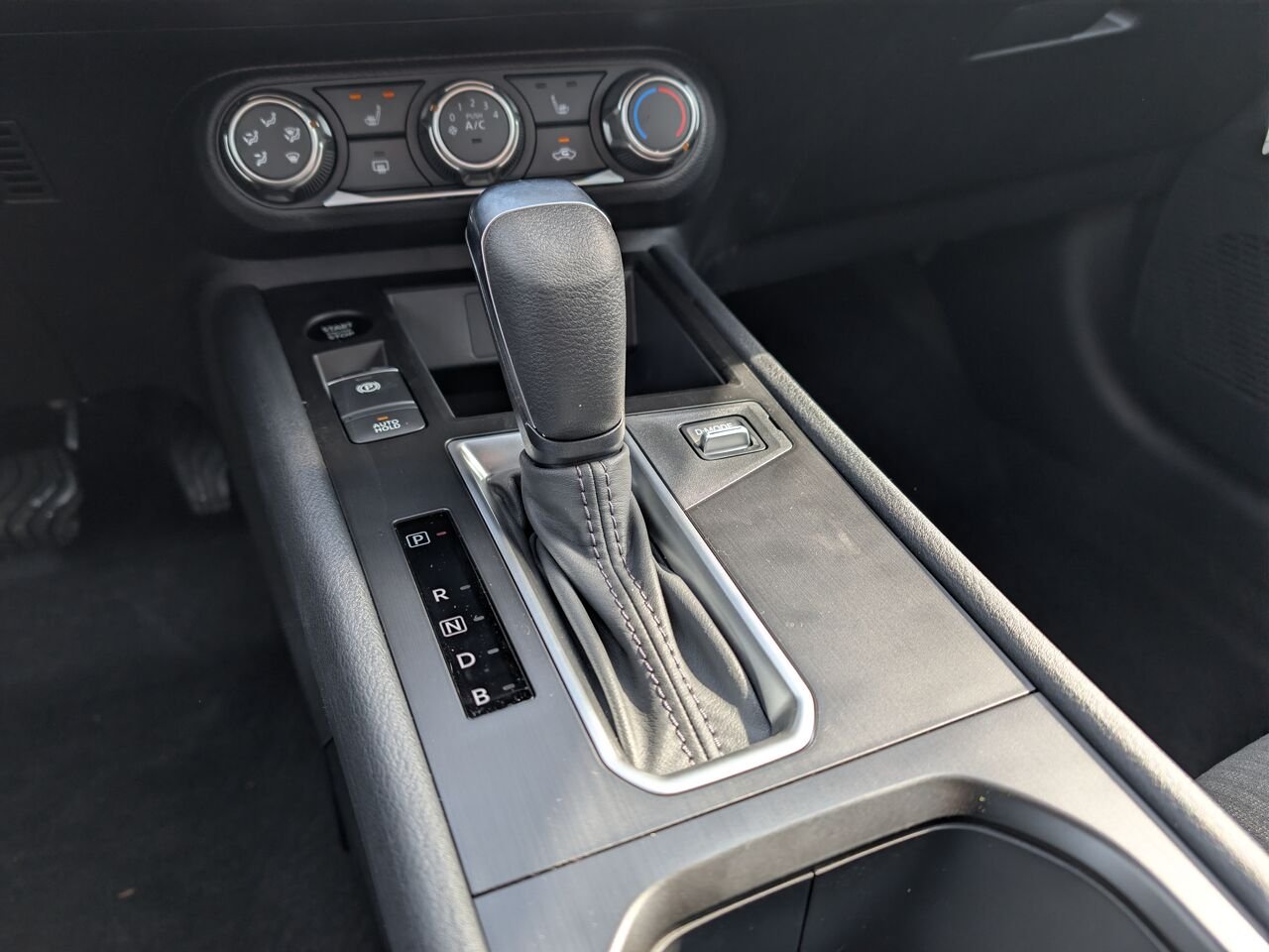 NISSAN Kicks KICKS S 2026 Gris poudre métallisé Châteauguay - photo #13