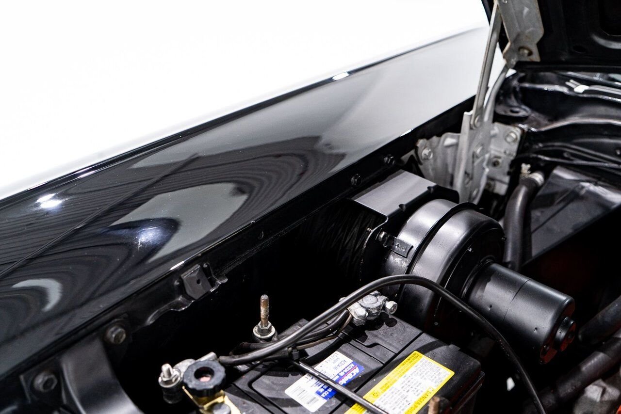 Chevrolet Bel Air Beautifully presented. Restored in desirable color combo | PRIX EN USD 1957 Noir Montréal - photo #17