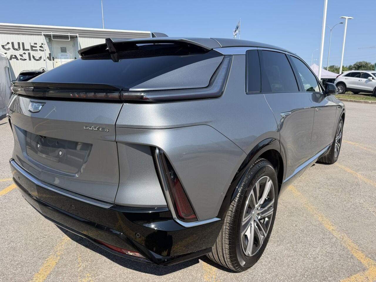 Cadillac LYRIQ LUXURY AWD FINANCEMENT À PARTIR DE 0.99% 2024 Gris Laval - photo #9