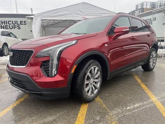 2021 Cadillac XT4 2021 Red
