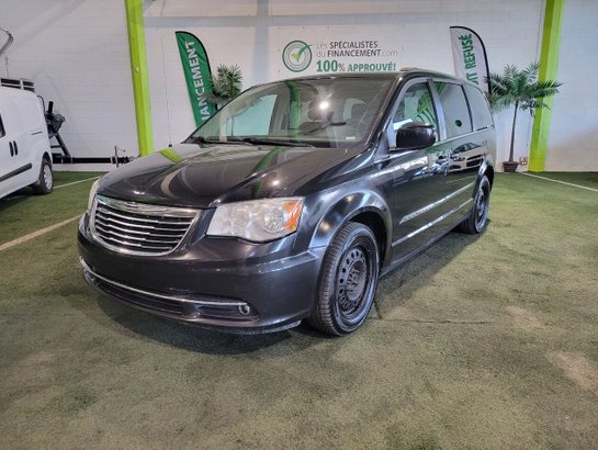 2015 Chrysler Town & Country 2015 Black