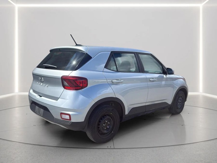 2023 HYUNDAI VENUE ESSENTIAL 2023 Silver