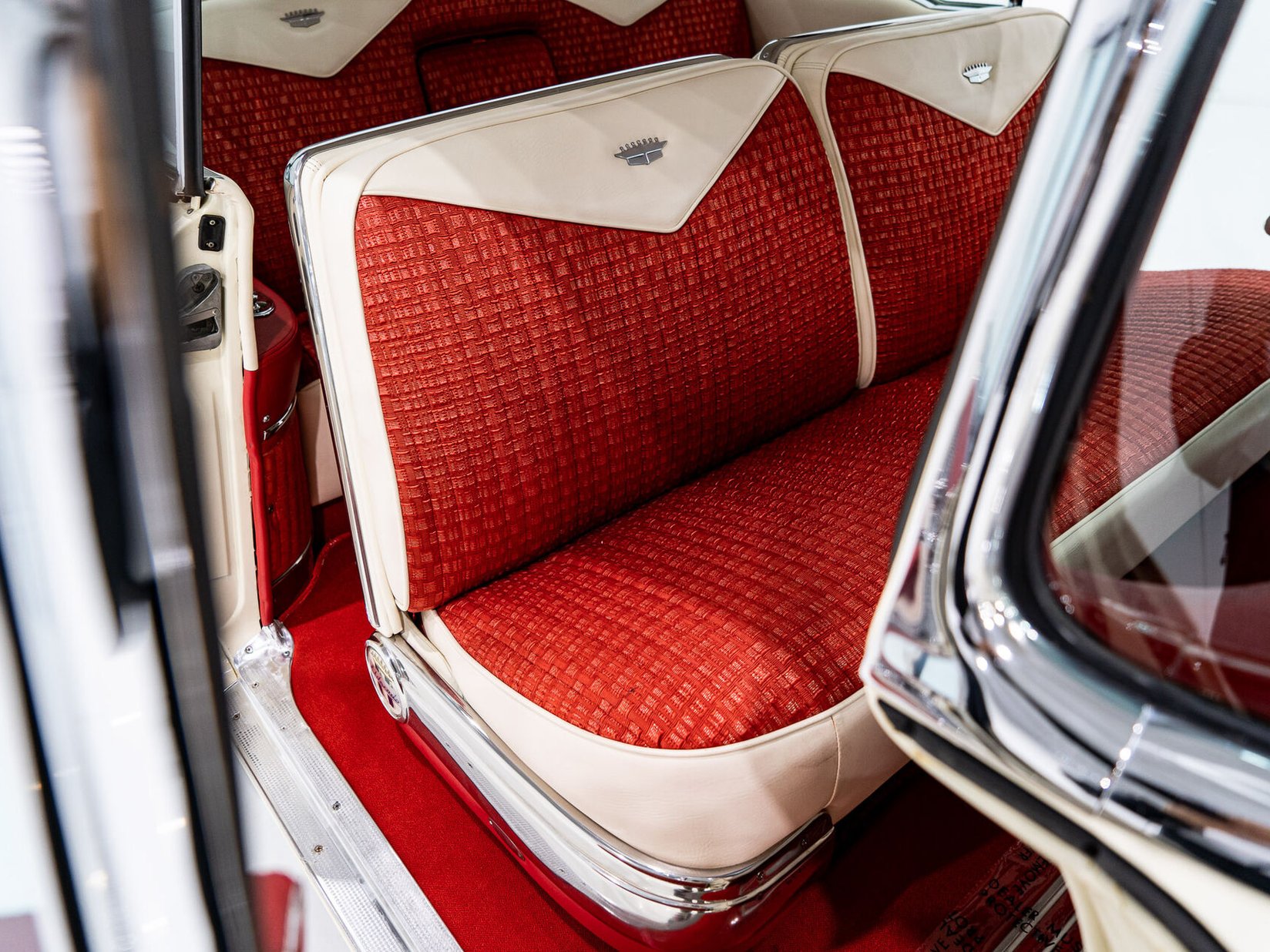 1956 Cadillac Eldorado Seville With Factory A/C | PRIX EN USD White Montreal - photo #76