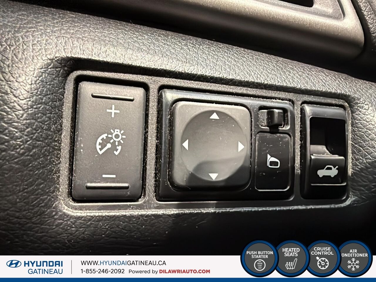 Nissan Sentra Berline 4 portes ** air climatiser ,sieges chauffant ,bas millage *** 2015 Blanc Ottawa & Gatineau - photo #17