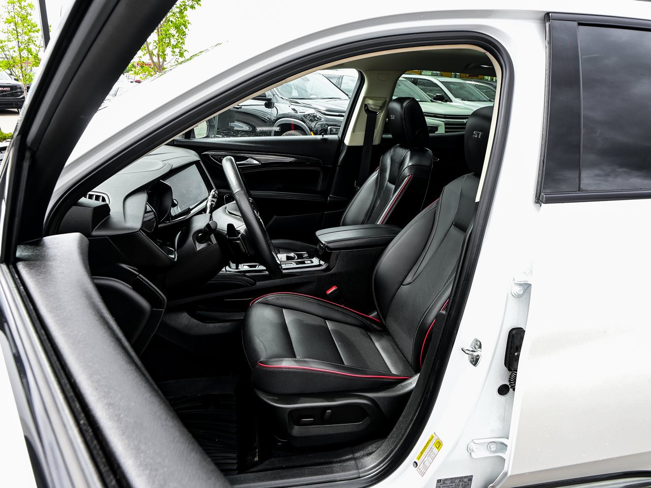 2023 Buick Envision AWD 4dr Essence White Sherwood Park - photo #11