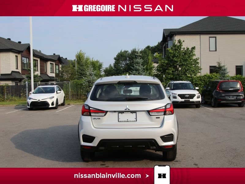 2022 Mitsubishi RVR White Blainville - photo #8