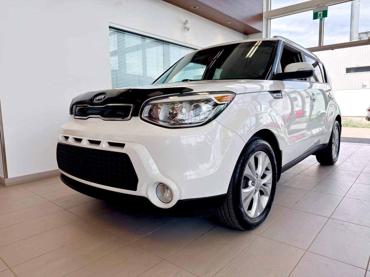 2016 Kia Soul White Notre-Dame-des-Prairies - photo #3