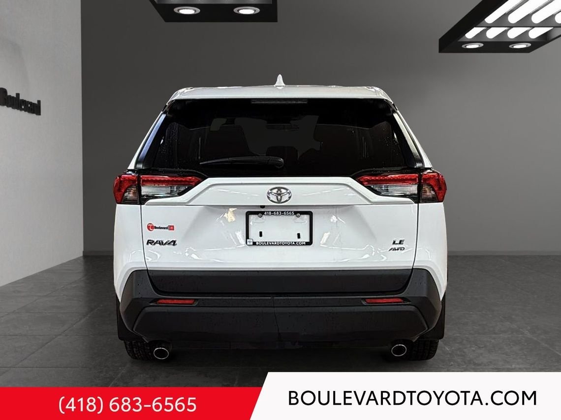Toyota RAV4 531707-82 | LE, AWD 2024 blanc Québec - photo #4