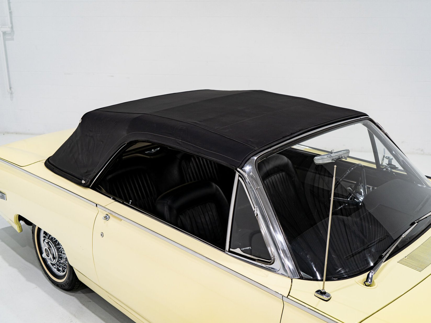 Ford Thunderbird Beautifully Presented From Older Restoration with original bill of sale 1962 Jaune Montréal - photo #50