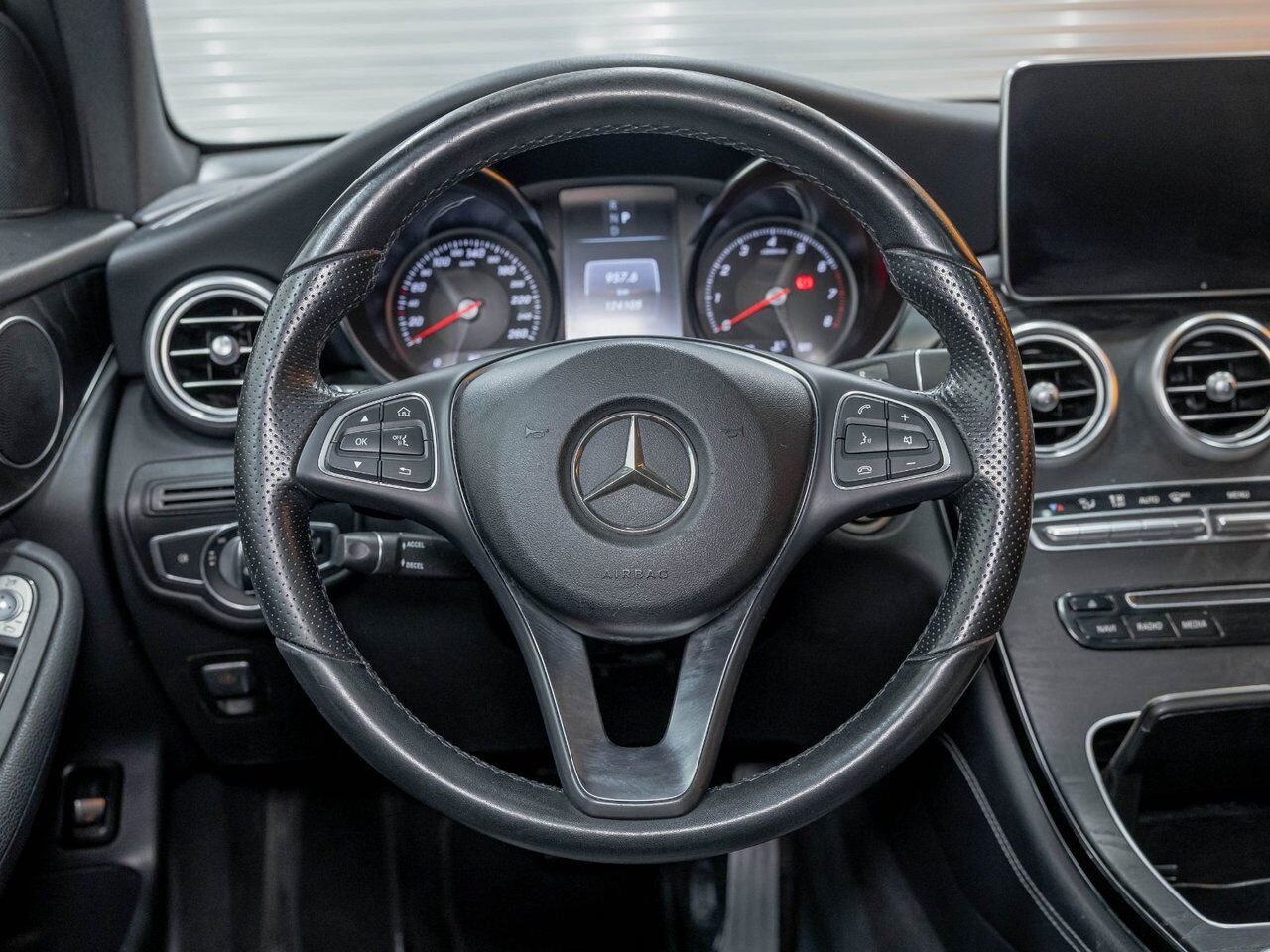 Mercedes-Benz GLC 300 4MATIC *TOIT* NAV CUIR SIÈGES CHAUFF 2018 Gris Saint-Jérôme - photo #13