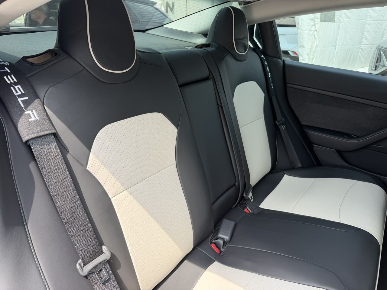 Tesla Model 3 CARBONE 2023 Argent Laval - photo #15
