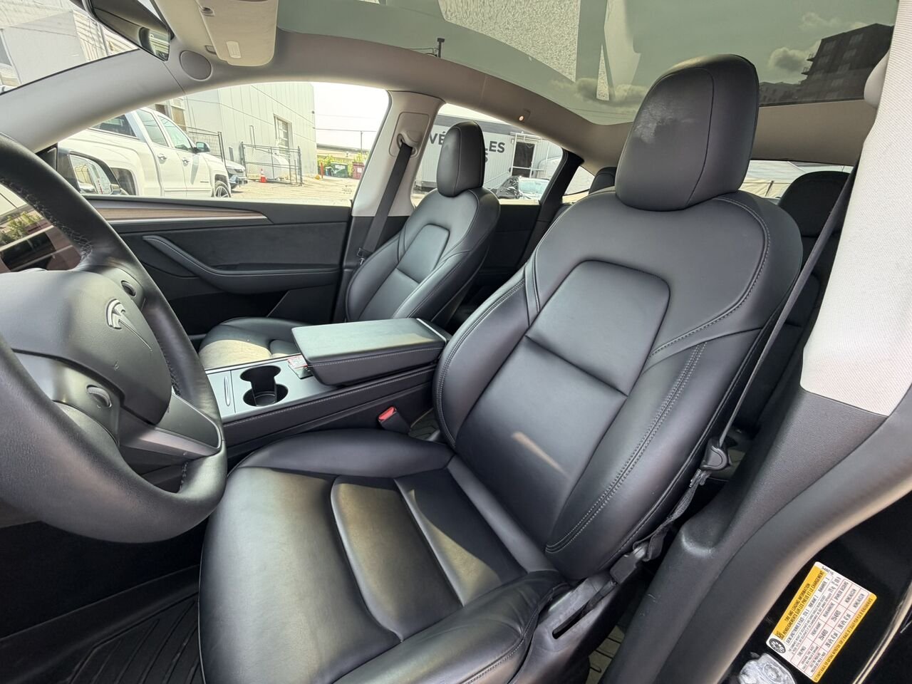 2022 Tesla Model Y LONG RANGE AWD Black Laval - photo #23