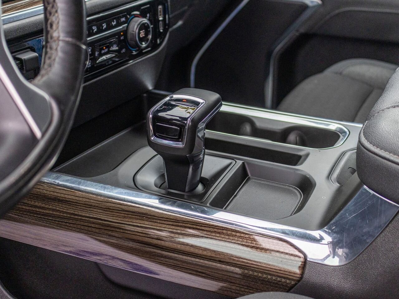Chevrolet Silverado 1500 LT Trail Boss cabine multiplace 4RM 157 po 2024 Blanc Châteauguay - photo #17