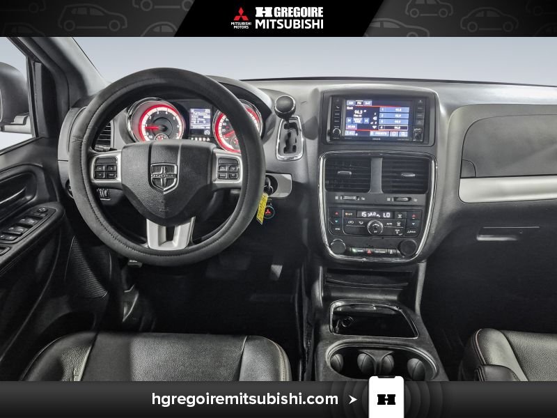 2016 Dodge GR Caravan Red Saint-Eustache - photo #22