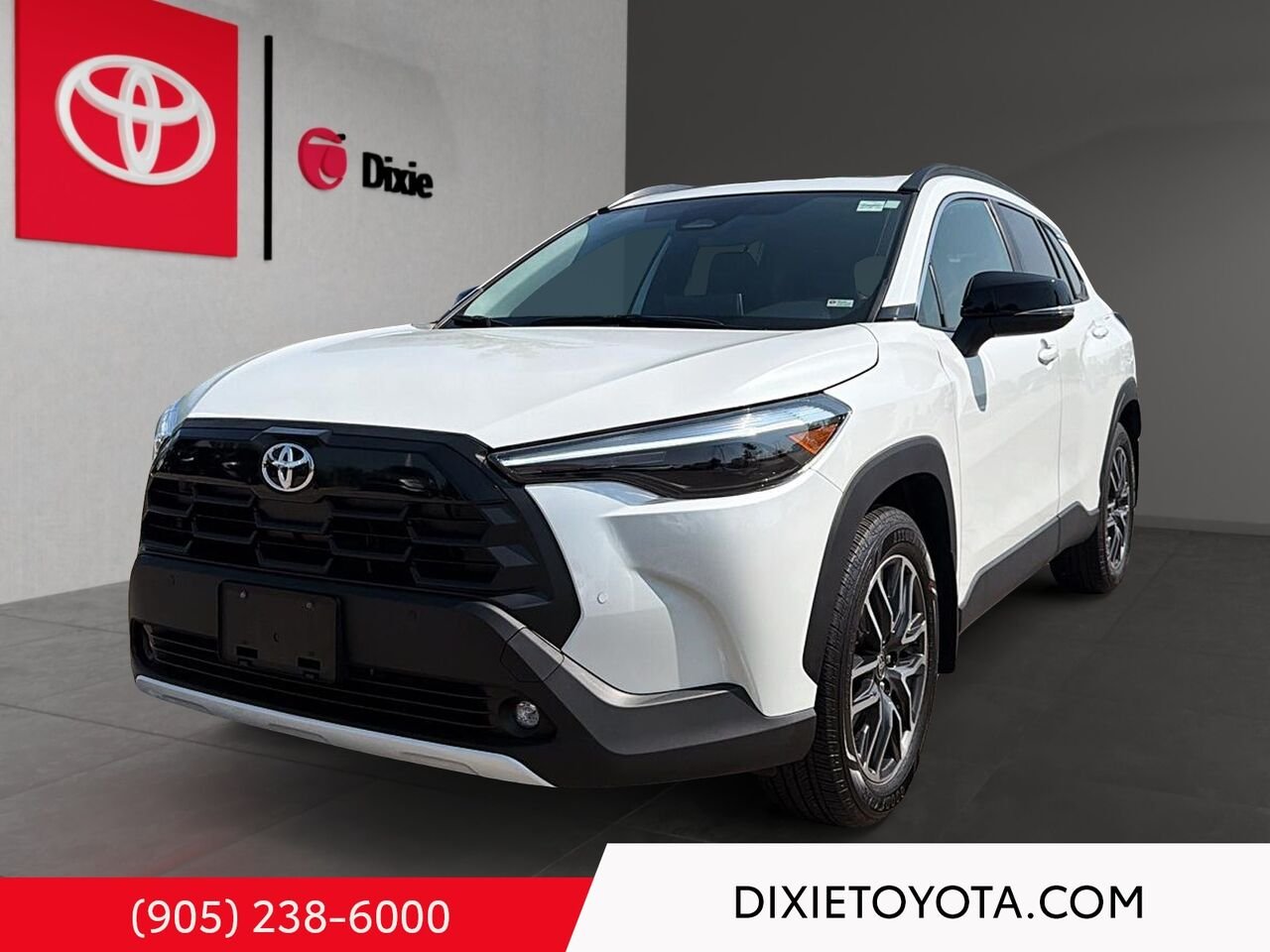2026 Toyota Corolla Cross XLE AWD / CLEAN CARFAX / HEATED SEATS / MOONROOF / ALLOY WHEELS / CARPLAY AND ANDROID AUTO White Mississauga - photo #0