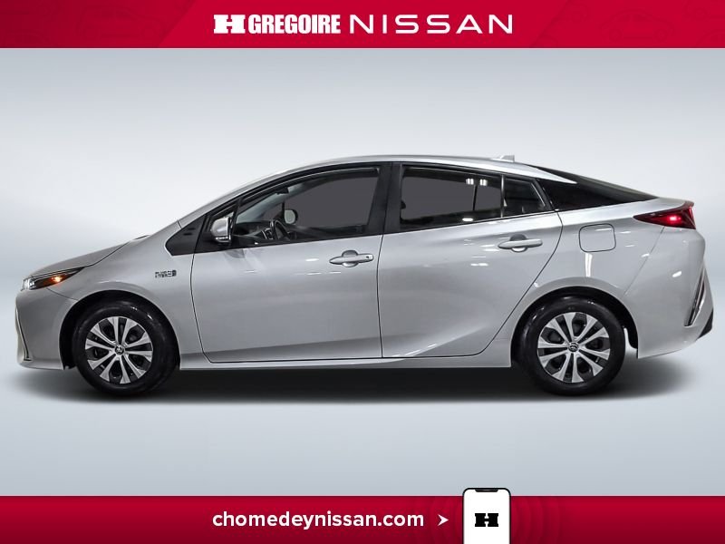 2022 Toyota Prius White Blainville - photo #4