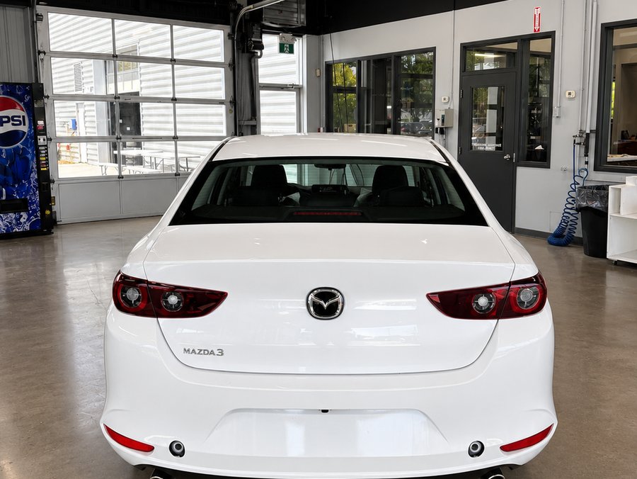 2026 MAZDA Mazda3 2026 Snowflake White Pearl