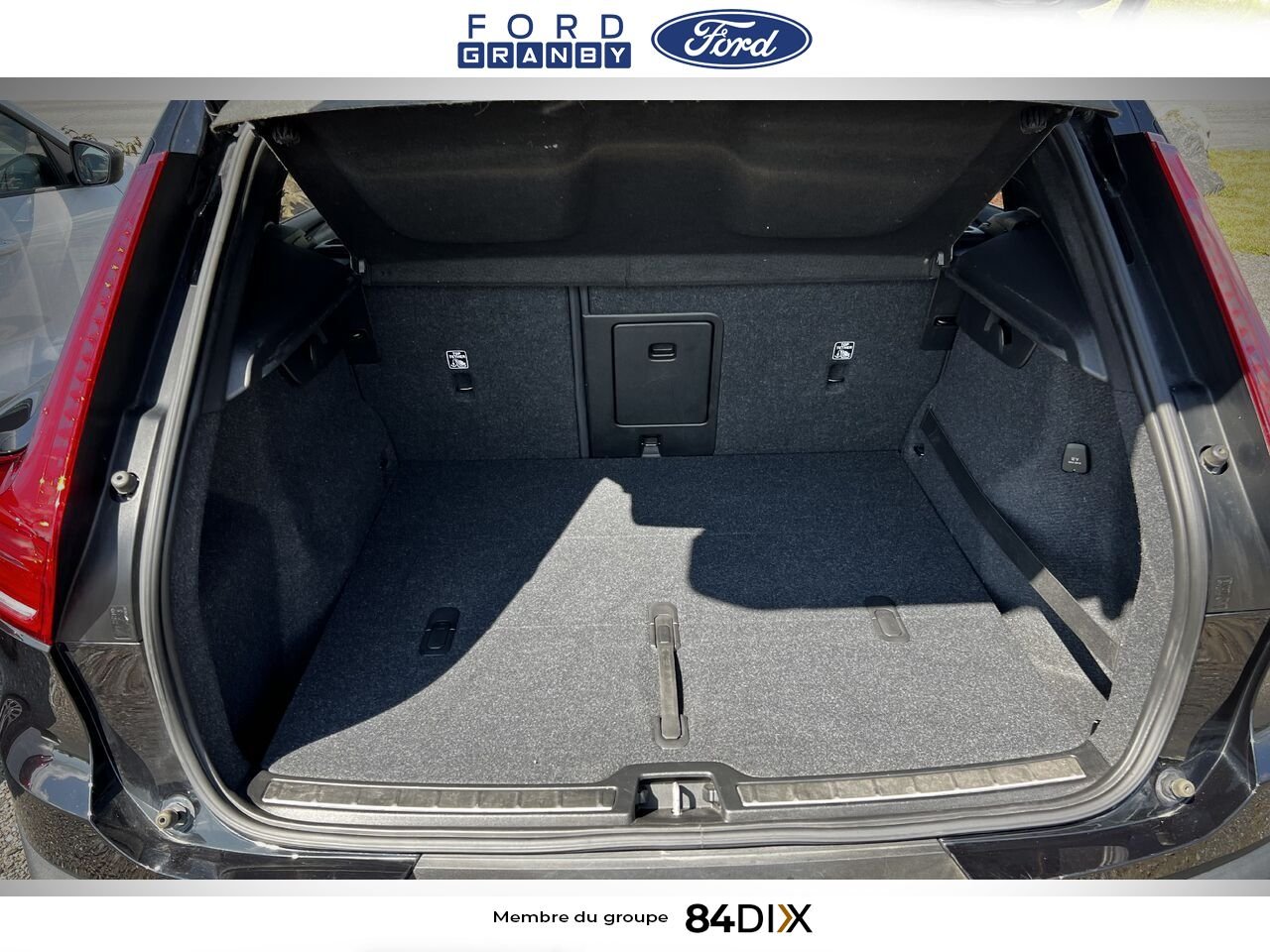2021 Volvo XC40 Black Granby - photo #30