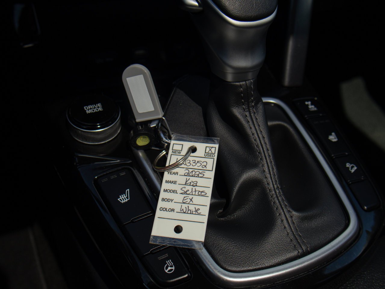 2025 Kia Seltos EX AWD White Sherwood Park - photo #31
