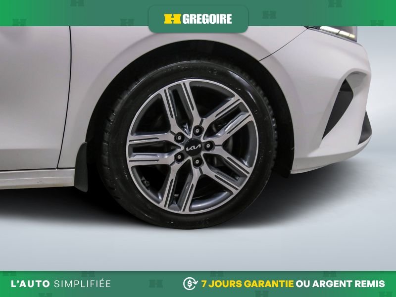 2023 Kia Forte White Laval - photo #29