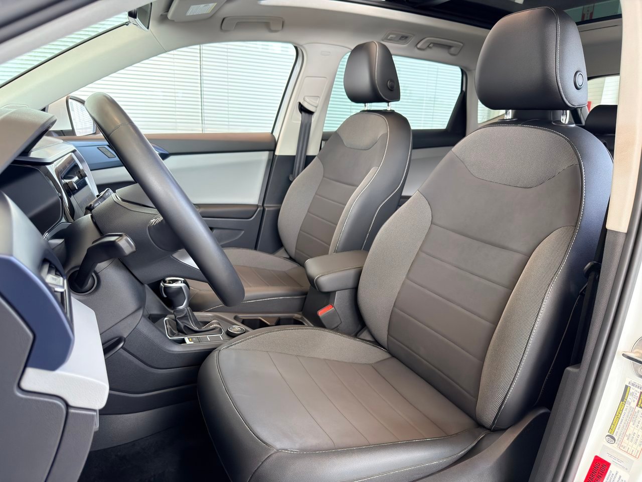 2022 Volkswagen Taos White Notre-Dame-des-Prairies - photo #17