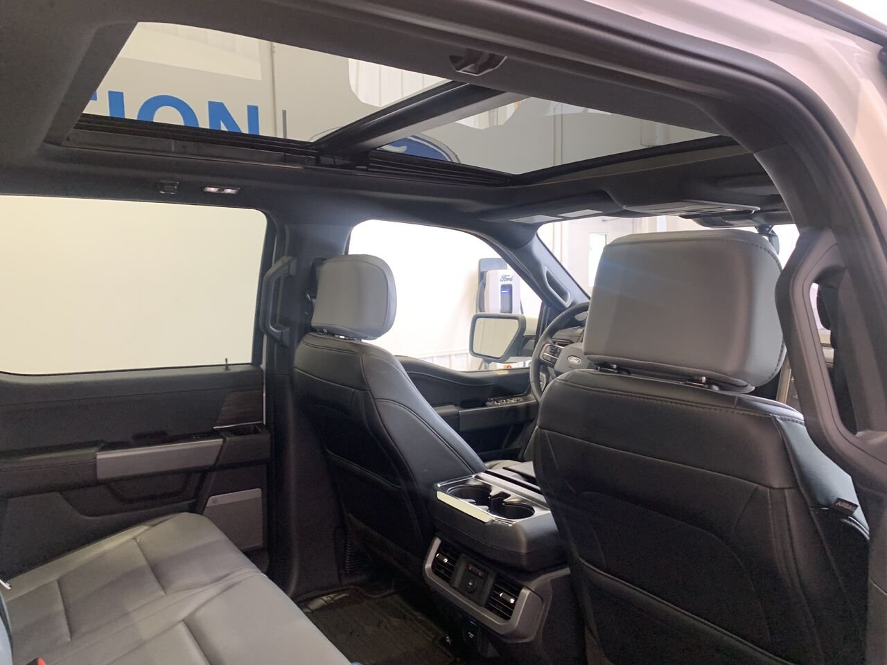 2025 Ford F-150 Lightning White Châteauguay - photo #7