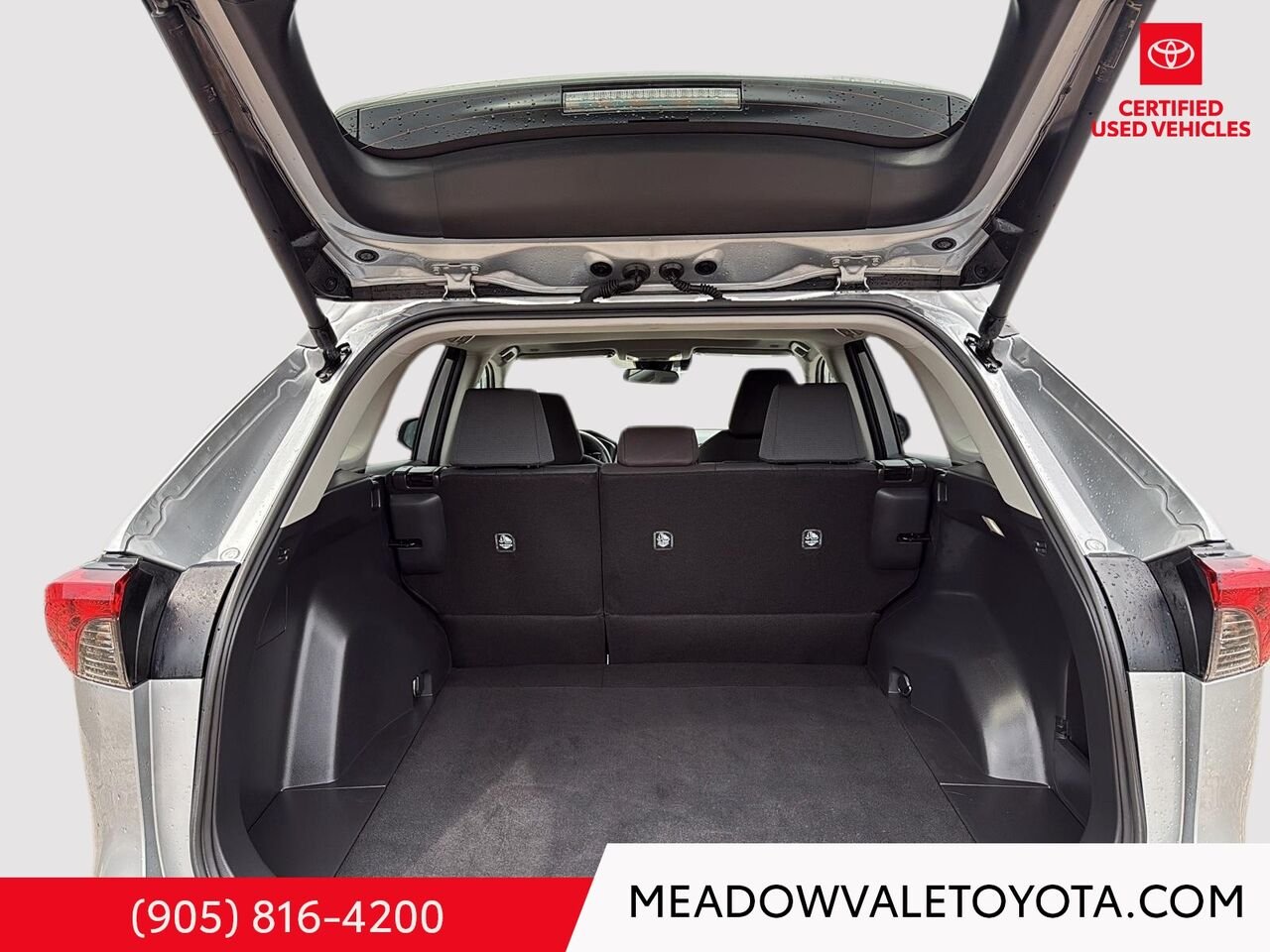 2025 Toyota RAV4 Heated steering wheel, Back-up Camera, Power moonroof, power liftgate Silver Mississauga - photo #20