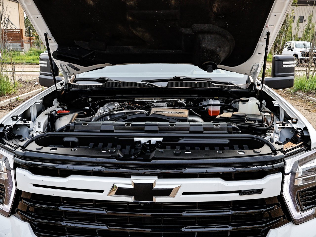 2024 Chevrolet Silverado 2500HD 4WD Crew Cab 159 LTZ White Sherwood Park - photo #8