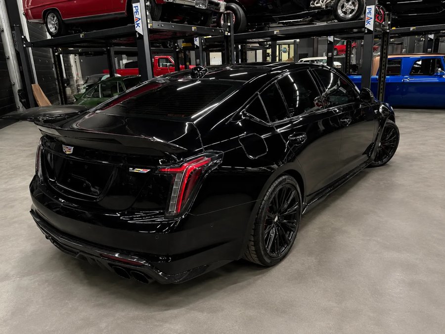 2022 Cadillac CT5-V 2022 Black