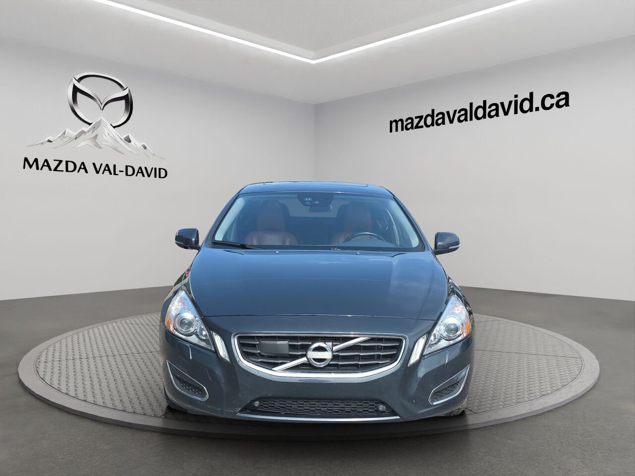 Volvo S60 Berline 4 portes T5 traction intégrale, sièges en cuir, toit ouvrant 2013 Val-David - photo #2