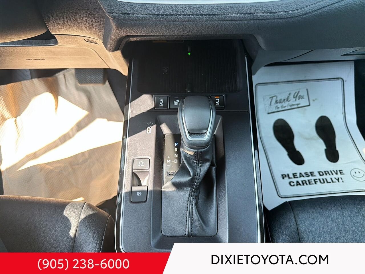 2026 Toyota Corolla Cross XLE AWD / CLEAN CARFAX / HEATED SEATS / MOONROOF / ALLOY WHEELS / CARPLAY AND ANDROID AUTO White Mississauga - photo #17