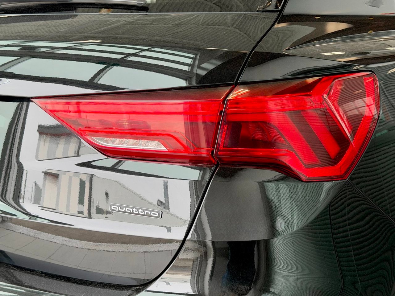 2023 Audi Q3 Black Notre-Dame-des-Prairies - photo #11