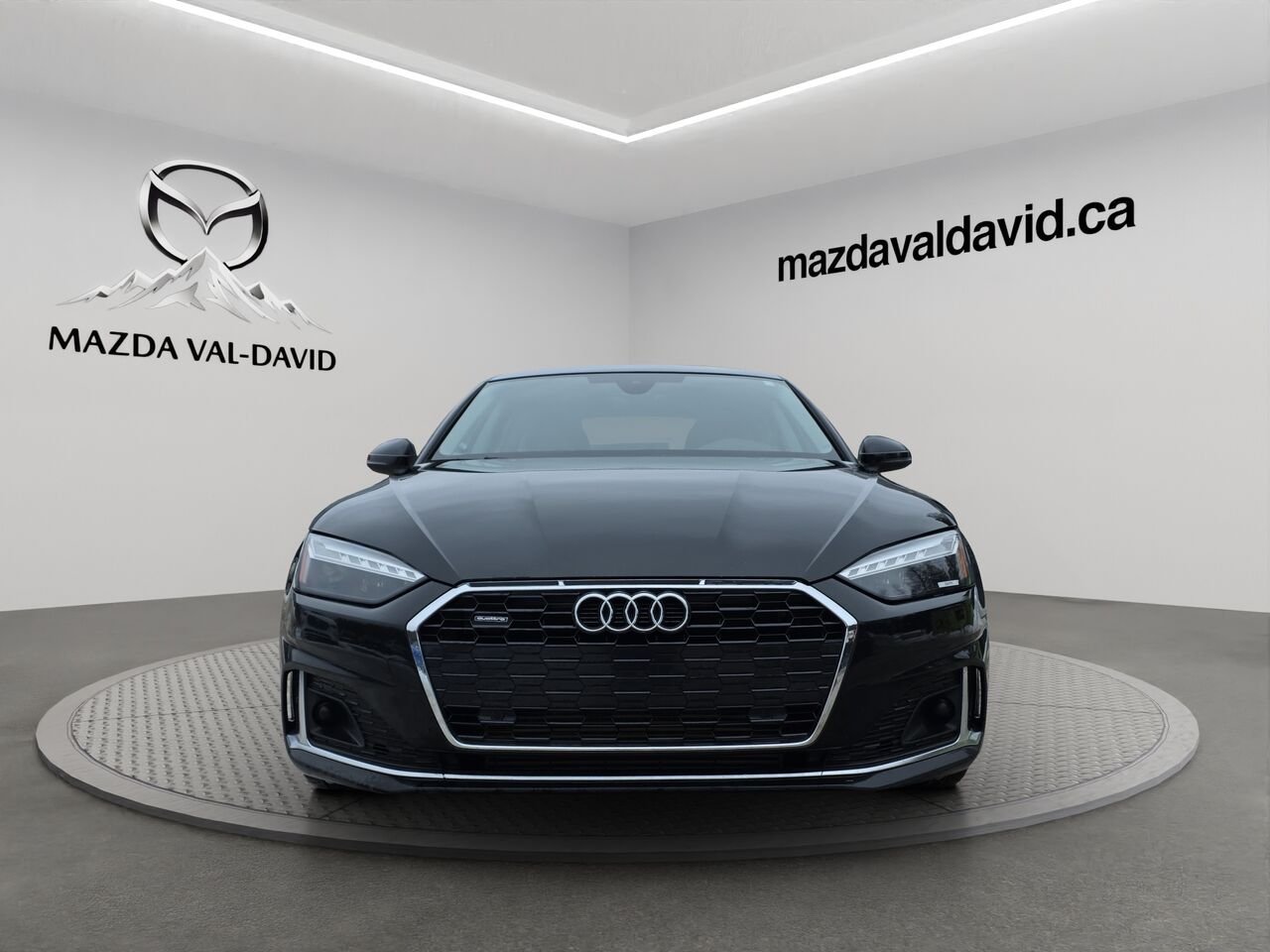 Audi A5 Sportback A5 45 2.0T Sportback Komfort Quattro, Jamais accidenté, Sièges à fonction mémoire, Volant 2023 Noir Val-David - photo #2