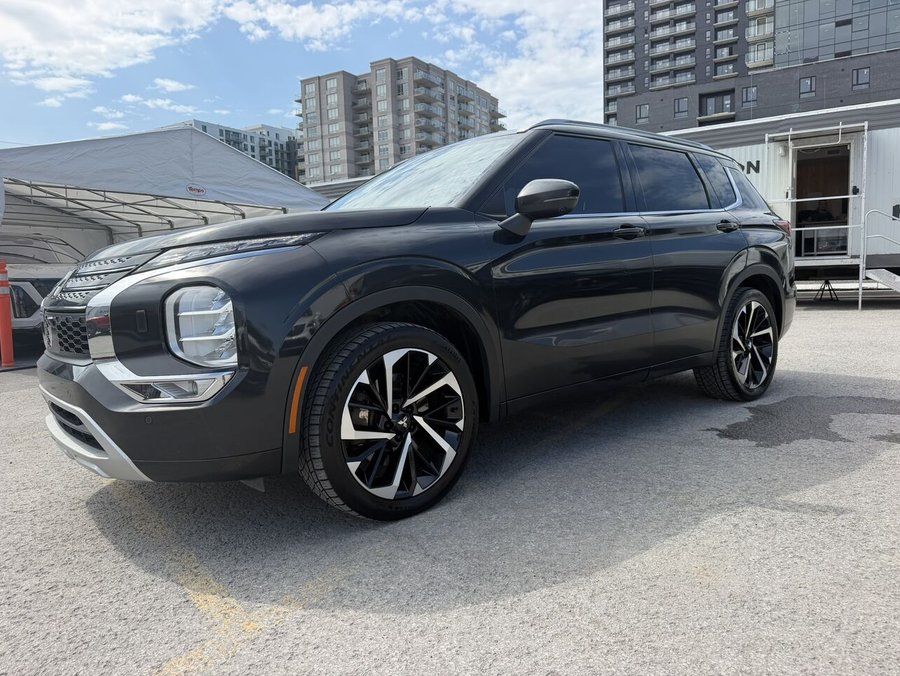 2022 Mitsubishi Outlander 2022 Grey