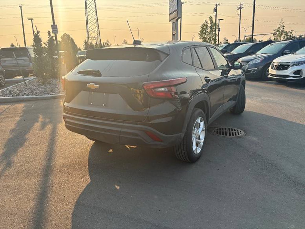 2025 Chevrolet Trax FWD 4dr LS Black Sherwood Park - photo #4